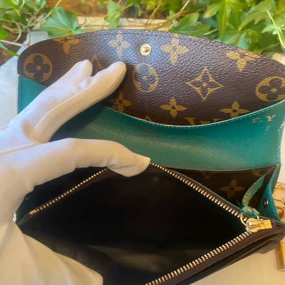 Louis Vuitton Emilie Monogram Wallet on Chain - Picture 11 of 14